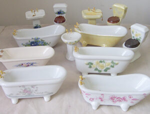 Assorted Fancy Porcelain Bathroom Set